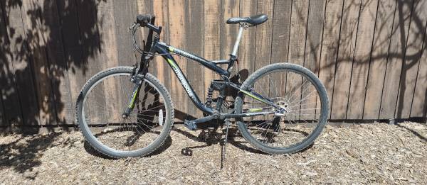 Mongoose Status 2.2 Mountain Bike - Full Suspension - 26" Wheels 1