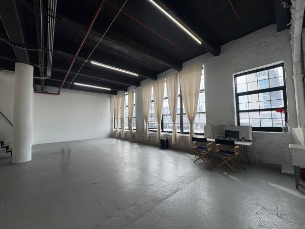 $33/ft, 15' Ceilings, Versatile Unit 1