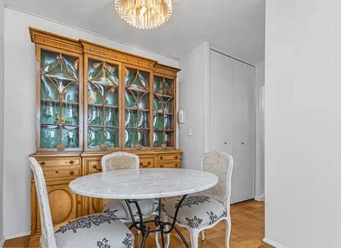 $650,000 / 1br - 750ft2 - EXCELENTE ÁTICO DE 1 DORMITORIO EN PISO ALTO 29 RENOVADO. (Midtown East)63874743569795122