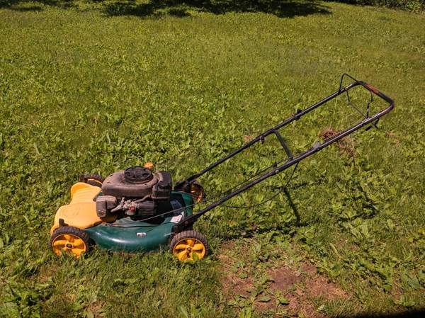 YardMan Self-Propel Lawn Mower. For Parts. FWD yard-man lawnmower 1