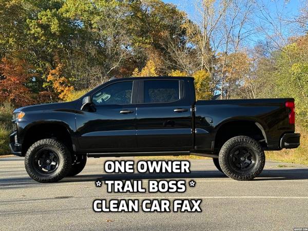2021 Chevrolet Silverado 1500 Crew Cab Custom Trail Boss 4WD 1