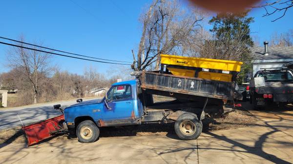 1990 RAM W350 flat bed - Photo 2