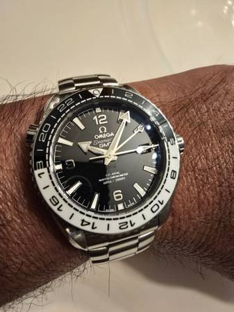 Omega Seamaster GMT Oreo 1