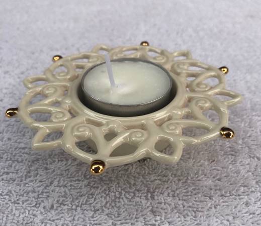 Dainty Lenox Snow Lights Votive Porcelain Tealight Candle Holder - $5 (San Diego-Ocean Beach)63471472865665122