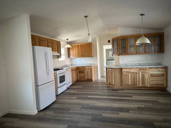 $65,000 / 2br - 1216ft2 - 2H/2BA CASA FABRICADA RECIENTEMENTE REMODELADA en Comunidad de 55+ (Alamogordo)63948354765826123