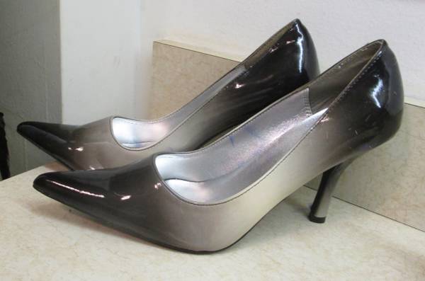 Women's size 10 Shoes 1
