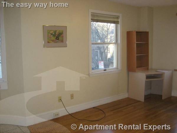 $2,300 --- Furnished Studio -- Right in Harvard Sq --- October (Harvard Sq.)63699215679745122