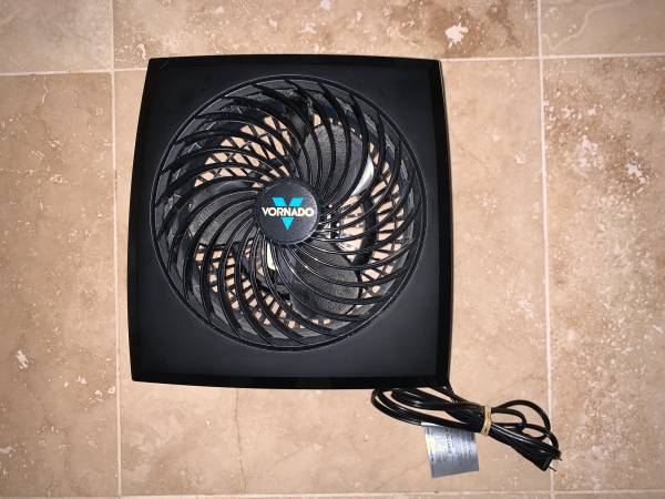 Vornado 573 Small Flat Panel Air Circulator Fan 1