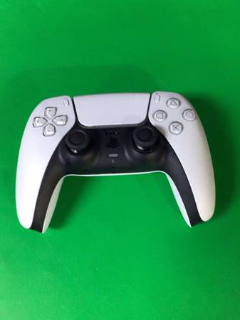 PS5 controller 1