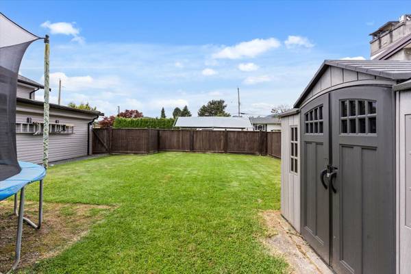 Fairfield Island Corner Lot - 46441 Teton Ave. - real estate - by