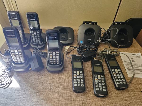 7 Panasonic Cordless Landline Phones 1