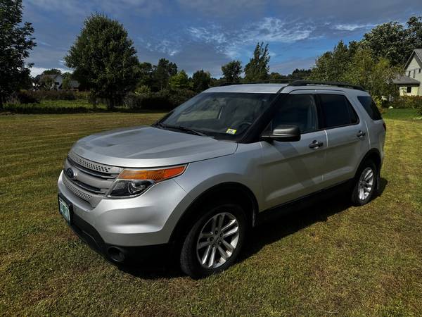 2015 Ford Explorer Base 4WD w/tow package 1