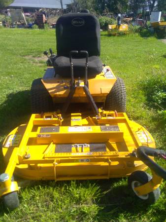 Walker zero turn mower 1