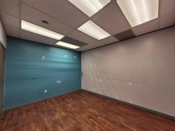 $600 / 159ft2 - 159 sqft single room suite. $600 (Athens)63792093150593123