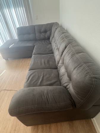 L couch 1