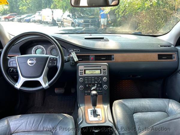 2010 *Volvo* *S80* *4dr Sedan I6 Turbo AWD* Black - $3,950 (Woodbridge Public Auto Auction)63481772859393124
