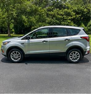 Ford Escape SE 2019 — 60,455 millas — Excelente condición 1