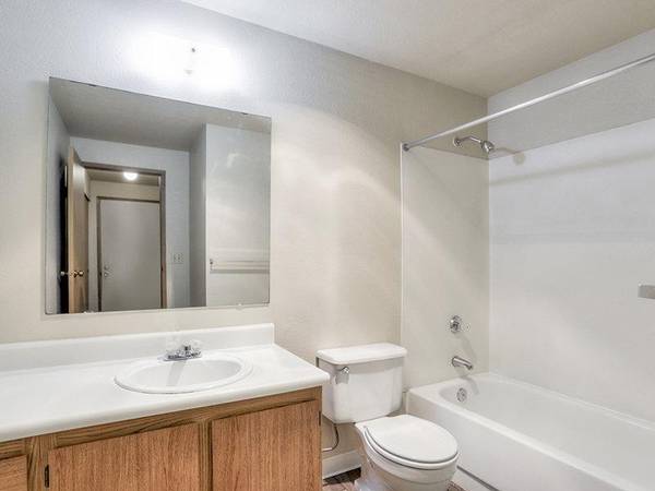 $1,550 / 1br - 700ft2 - Fully Equipped Kitchens, Fitness Center, Pet Friendly63808008407555123
