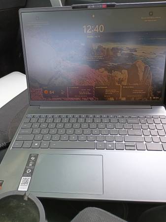 Lenovo IdeaPad Slim 3 1