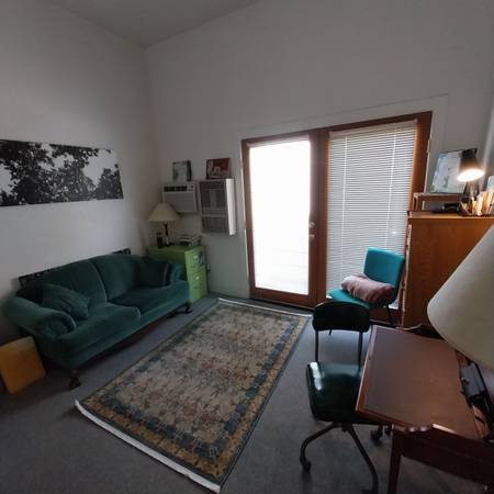 Summer Berkeley Office Share, close to UC, great for grad students or other prof 1