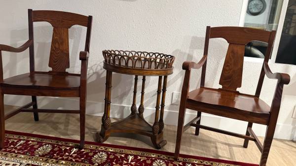 2 chairs and round Table 1