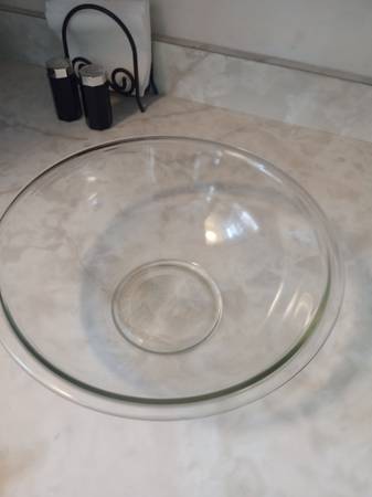 Corning Pyrex Vintage Glass Bowl 1