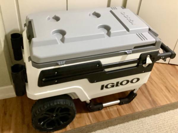 Igloo cooler 1