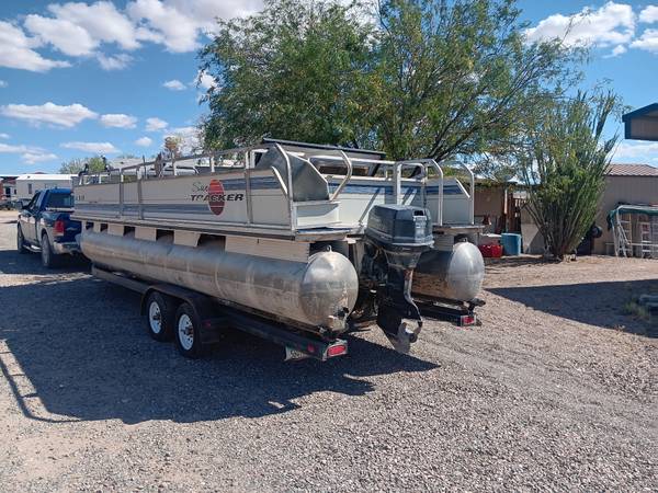 1986 Tracker Pontoon 1