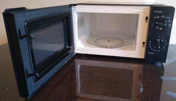 0.6 cu ft 700W commercial chef small microwave 1