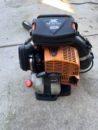 Echo blower and locking mount 1