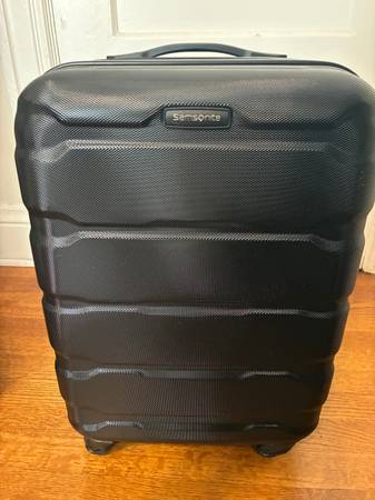 Samsonite Omni Carry-on Hardside Expandable Luggage w Spinner Wheels 1