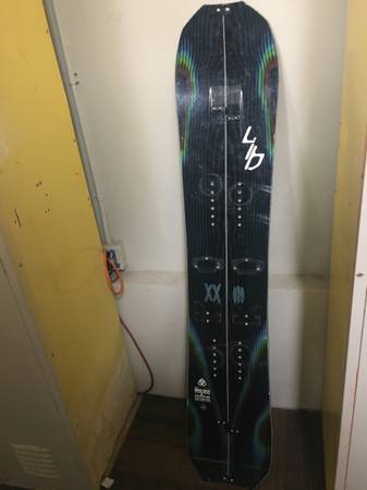 Lib Tech Orca Splitboard with skins 1