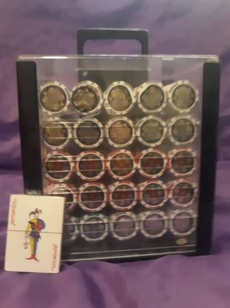 Poker 1000 Piece set in Plexi Box Carrier $125/OBO 1