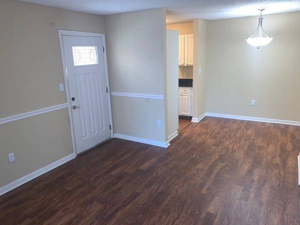 $1,259 / 1br - 539ft2 - 1BD 1BA, Pond Views, Screened-In Patio/Balcony63976135735043123
