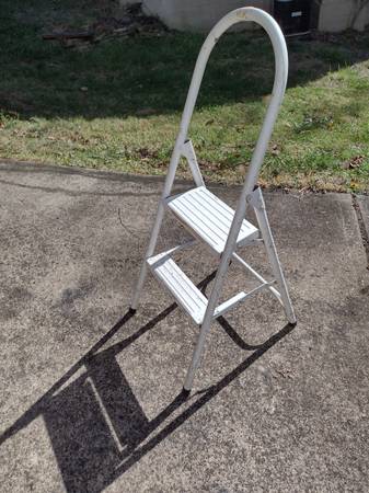 Metal two-step folding ladder 1