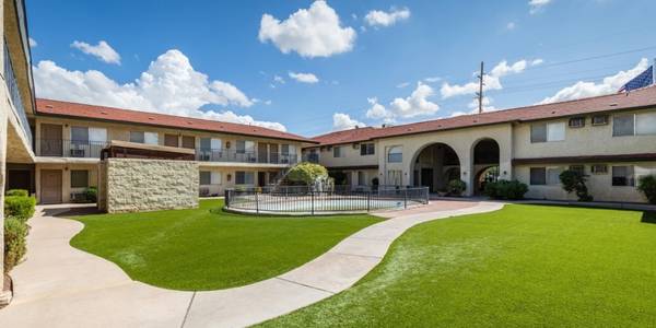 Flat screen TV, Onsite parking, Laundry facilities 1