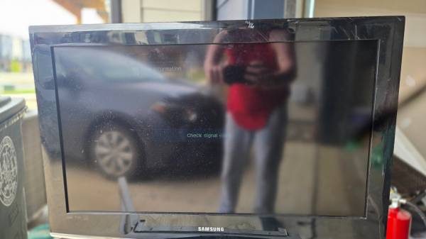 Samsung LN Series TV 1