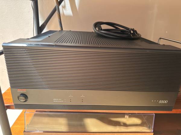 Adcom GFA 5500 Amplifier - Tons of Power! 1