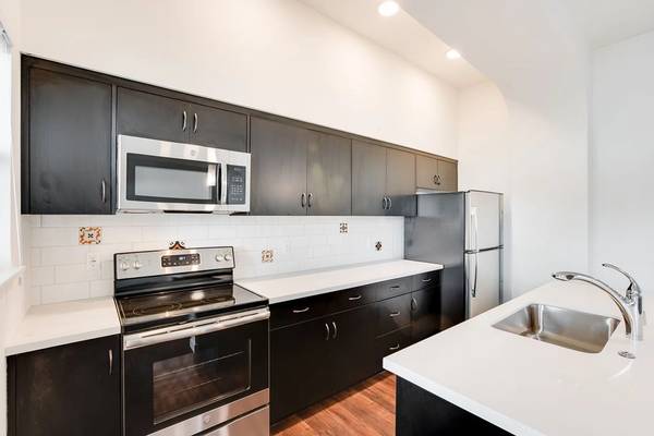 $3,300 / 2br - 1241ft2 - Simply sensational 1241 sqft, 2 bed, 2 bath! We fit your lifestyle! (Oakland)63861102917505123
