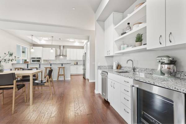 $1,365 / 489ft2 - Hornos de gas inoxidables, encimeras de granito, lavandería en casa (Vancouver)63831535778945122