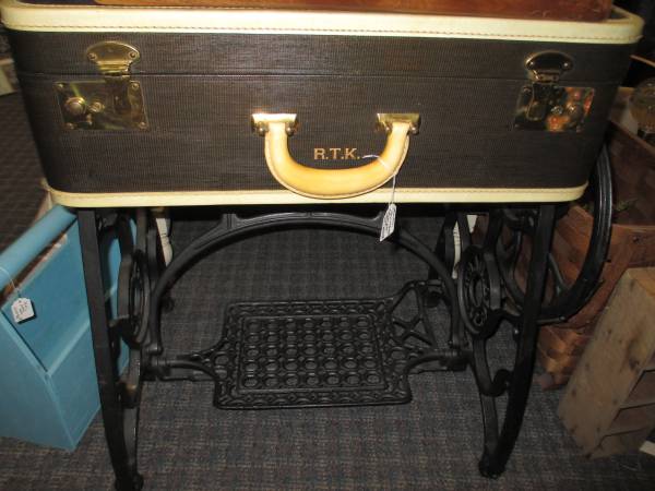 Primitive Cast Iron Sewing Base Suitcase Side Table Stand 1