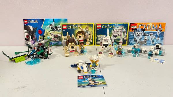 *** 5 LEGO CHIMA SETS *** 1