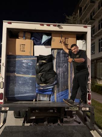 Hiring professional movers to load and pack today in Austin 1