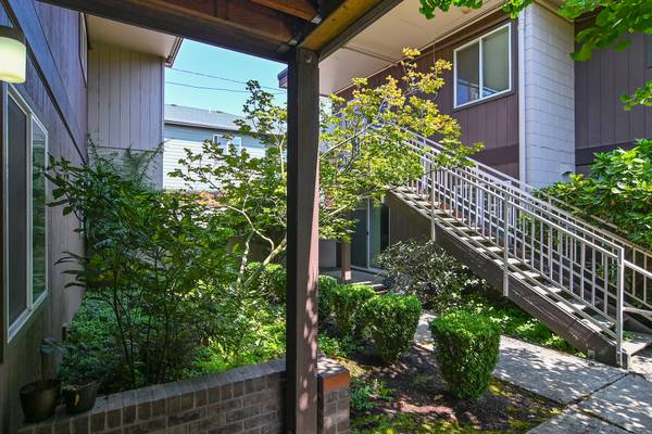 Royal Terrace - Quality Campus Apartment, 2Bed/1Bath 625-4 1