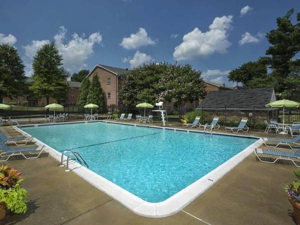 Window Coverings, Pool, On-Site Parking 1