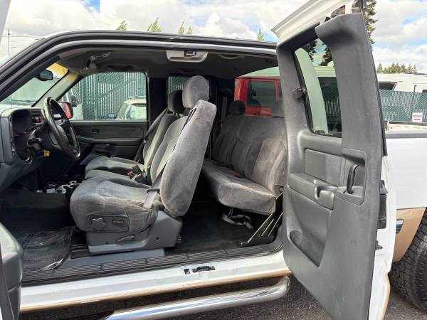 2001 Chevrolet Silverado 1500 LS - Photo 8