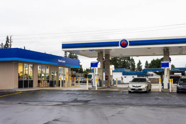 $700 / 2200ft2 - Large Room Near Freeways & Gas,  Private Fridge (Vancouver)63999453484802121
