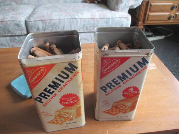 2 VINTAGE NABISCO TINS FULL OF VINTAGE CLOTHES PINS 1