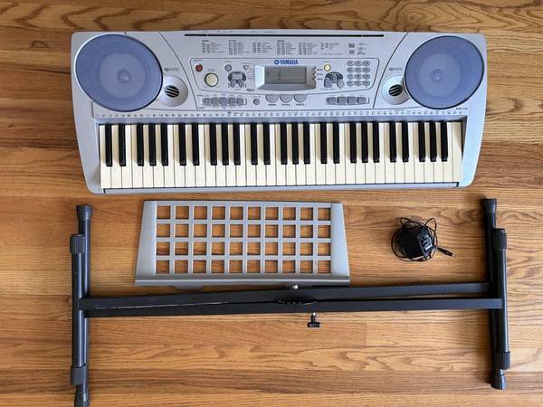 Yamaha PSR-275 Electronic Keyboard - musical instruments - by