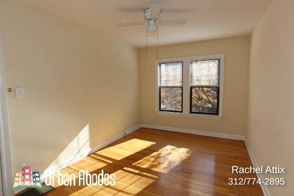 $1,850 / 1br - 700ft2 - $300 OFF MONTH 1! Amazing 1 Bed w/Deck and Parking Available! Nov. 1st (Lakeview)63898733416451123